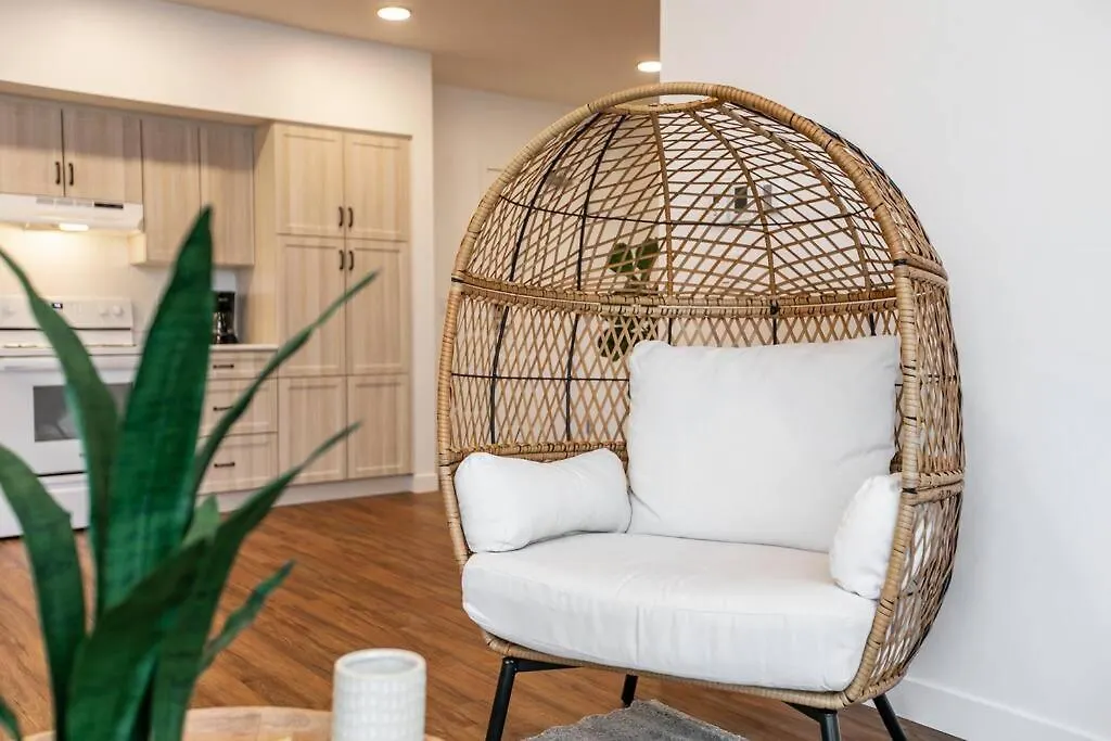 Apartman Bali Vibes Suite, Secure Ug Parking, 5 Min To Dt & Rogers Place, Long Stays, Fast Wifi Edmonton
