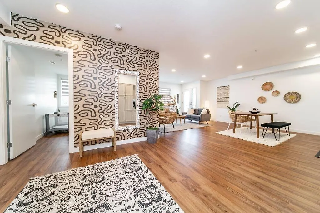 Bali Vibes Suite, Secure Ug Parking, 5 Min To Dt & Rogers Place, Long Stays, Fast Wifi Edmonton