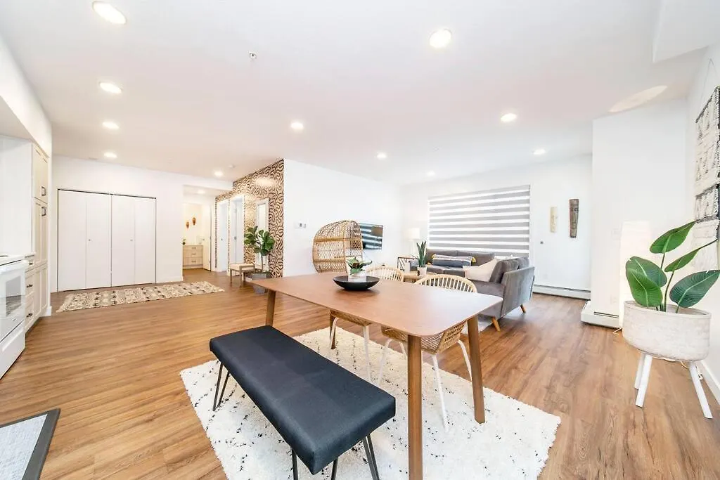 Apartman Bali Vibes Suite, Secure Ug Parking, 5 Min To Dt & Rogers Place, Long Stays, Fast Wifi Edmonton