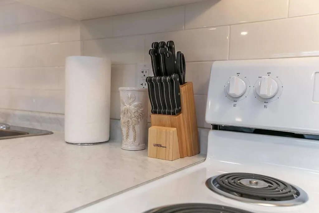 Bali Vibes Suite, Secure Ug Parking, 5 Min To Dt & Rogers Place, Long Stays, Fast Wifi Edmonton Apartman