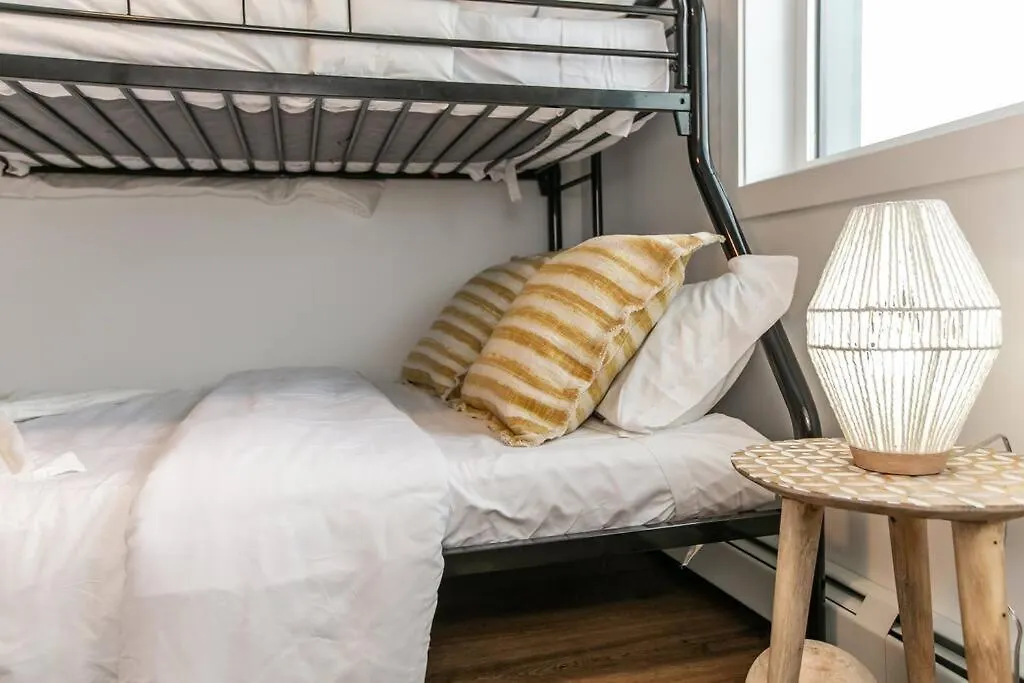 Bali Vibes Suite, Secure Ug Parking, 5 Min To Dt & Rogers Place, Long Stays, Fast Wifi Edmonton Apartman