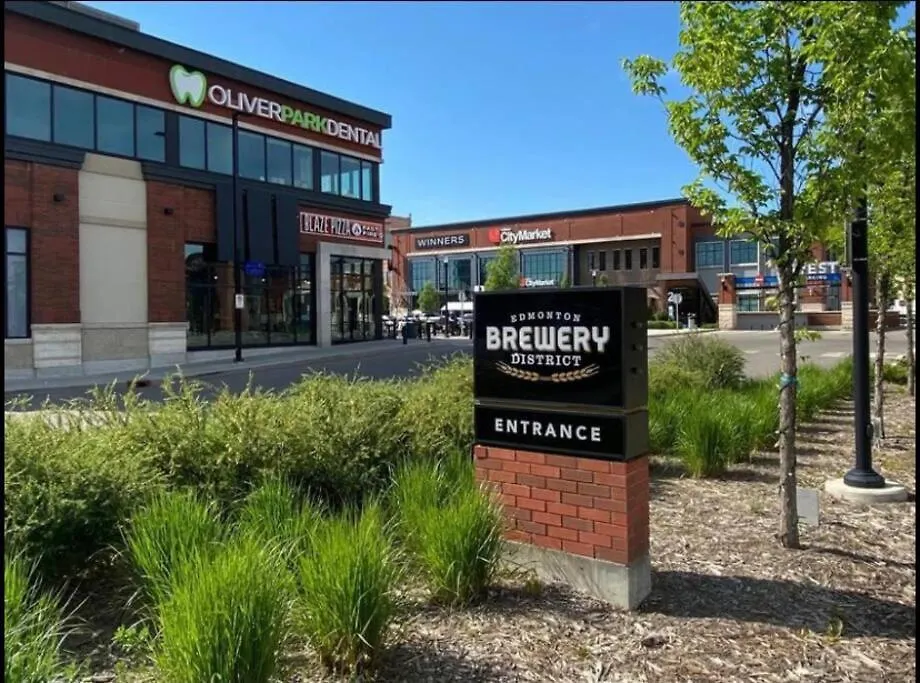 Bali Vibes Suite, Secure Ug Parking, 5 Min To Dt & Rogers Place, Long Stays, Fast Wifi Edmonton